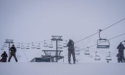 Özel harekat polisleri zorlu kış şartlarında görevlerine hazır
