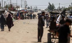 Katil İsrail, Refah Sınır Kapısı'ndan yalnızca 12 Filistinlinin Gazze'ye dönüşüne izin verdi