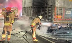 Seyir Halindeki Tır Alev Aldı