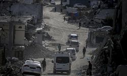 Soykırımcı İsrail, Gazze'ye dönüşü engellemek için "para teklifi ve tehditlere" başvuruyor