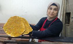 4 Çocuk Annesi Neslihan Gürdal, Lahmacun Ustalığıyla Dikkat Çekiyor
