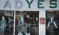 Adyes Giyim Yeni Yerinde: Bayrama Özel Büyük İndirimler