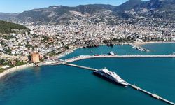 Alanya'ya 'Le Dumont-d'Urville' kruvaziyeriyle 114 turist geldi