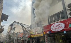 Hatay'da oyuncak dükkanında çıkan yangın itfaiye ekiplerince söndürüldü