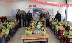 İskenderun İlçe Emniyet Müdürü Güneş kendisine mektup yazan öğrencilerle buluştu