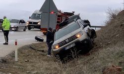Isparta'da üç otomobilin karıştığı kazada 8 kişi yaralandı