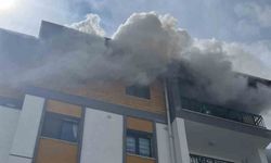 Antakya'da alevlere teslim olan ev kullanılmaz hale geldi