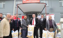 Çeltikçi'de üreticiye aspir tohumu desteği