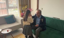 Depremzede Eroğlu ailesi yeni evlerinde ilk bayram sevincini yaşadı