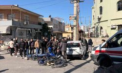 Tarsus'ta otomobil ile motosiklet çarpıştı: 2 yaralı