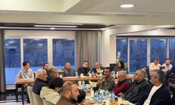 AK Parti Heyeti Depremzede Aileleri Ziyaret Edip İftarda Buluştu