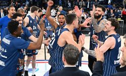 Anadolu Efes, ASVEL karşısında parkede