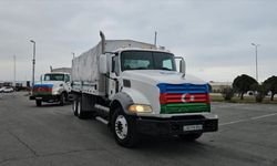 Azerbaycan İran'a insani yardım gönderdi