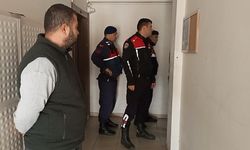 Aydın'da jandarmaya kapıyı açmayan firari hükümlü çilingir yardımıyla yakalandı