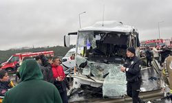 İstanbul'da polis servisinin de karıştığı zincirleme kaza: 4'ü ağır 30 yaralı