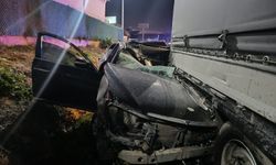 Otomobil Tıra Çarptı: 4 Kişi Yaralandı