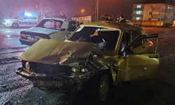 Trafik Kazası: 2 Kişi Yaralandı