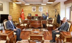 Vali Ünlüer’den Rektör Okumuş’a Hayırlı Olsun Ziyareti