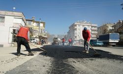 Yollarda Asfalt Çalışması Kesintisiz Sürüyor