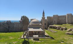 Anamur İlçe Müftüsü Mehmet Fidan, Mamure Kalesi'ndeki Kale Camisi'ni inceledi