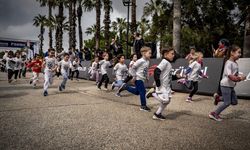 Antalya'da Runtalya Maratonu kapsamında 'Minik Adımlar Koşusu' düzenlendi