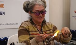 Doktorunun 'Bir hobi edin' tavsiyesiyle başladığı cam işleme sanatı mesleği oldu