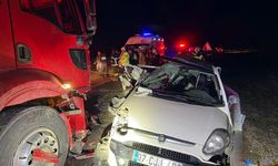 GÜNCELLEME - Burdur'da otomobil ile kamyonun çarpıştığı kazada 1 kişi öldü, 4 kişi yaralandı