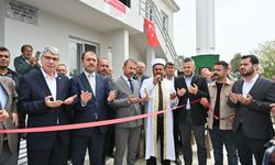 Kadirli'de yapımı tamamlanan cami ibadete açıldı