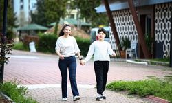 Özbek anne otizm tanısı konulan oğlunun eğitimi için Türkiye'ye yerleşti