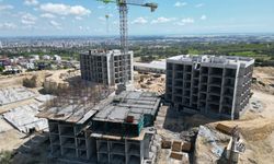 Tarsus'ta inşa edilen TOKİ konutlarında çalışmalar sürüyor