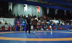 Uluslararası Zafer Kupası Güreş Turnuvası'nda ilk gün tamamlandı