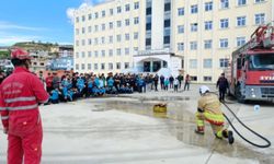 Antakya'da öğrencilere yangın eğitimi verildi