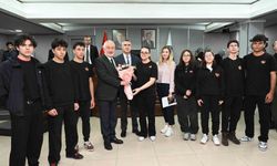 Aslı Derbent Özkan Lisesi öğrencileri Belediye Meclisi'ne konuk oldu