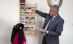 Çağlayancerit’te 170 Öğrencinin Evine Kütüphane Kuruldu