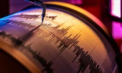 Afganistan'ın Pakistan sınırında 5,3 büyüklüğünde deprem