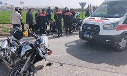 Ehliyetsiz Sürücü Polislere Çarptı: 2 Polis Yaralı