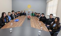 FRC Birincisi LionTech Takımından İl Milli Eğitim Müdürü Baydur’a Ziyaret