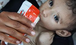 İsrail ablukası altındaki Gazze'de mama krizi, yenidoğanlar için hayati risk oluşturuyor