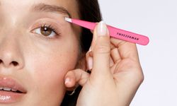 Ödüllü Tweezerman Slant Tweezer ile Bakım Rutinlerine Profesyonel Bir Dokunuş Katıyor