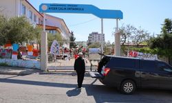 Okuldaki Saldırı Sonrası Öğrenci ve Annesi Eşyalarını Teslim Aldı