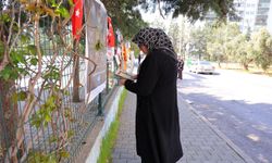 Saldırının Gerçekleştiği Okul Önünde Gözyaşlarıyla Dua Etti