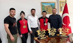 Şampiyon Sporculardan Destekçilerine Anlamlı Ziyaret