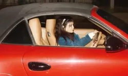 Servet Değeri Görüntü! Feyza Civelek’in Porsche’si Ortalığı Karıştırdı