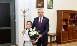 Vali Ünlüer, 23 Nisan’da Minik Baybarshan ve Ailesini Ağırladı