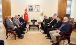 Vali Ünlüer, Ahmet Davutoğlu ve Heyetini Makamında Ağırladı