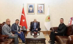 Vali Ünlüer Makamında Ziyaretçilerini Ağırladı