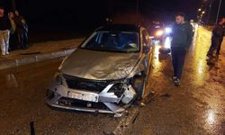 Zincirleme Trafik Kazası: 4 Araç Birbirine Girdi