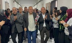 40 Yıllık Öğretmen Ali Paksoy Alkışlarla Emekli Oldu
