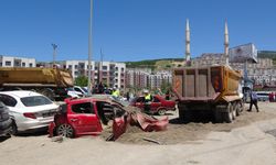 Freni Boşalan Kamyon 7 Araca Çarptı: 6 Yaralı