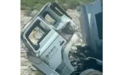 Alanya’da seyir halindeki çöp kamyonu alev aldı